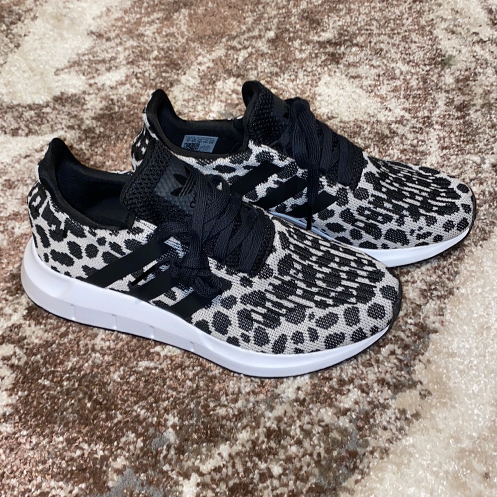 Adidas swift run leopard